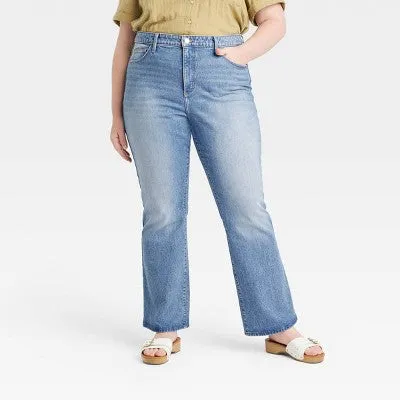 Universal Thread Women's Plus High-Rise Bootcut Jeans High Waist